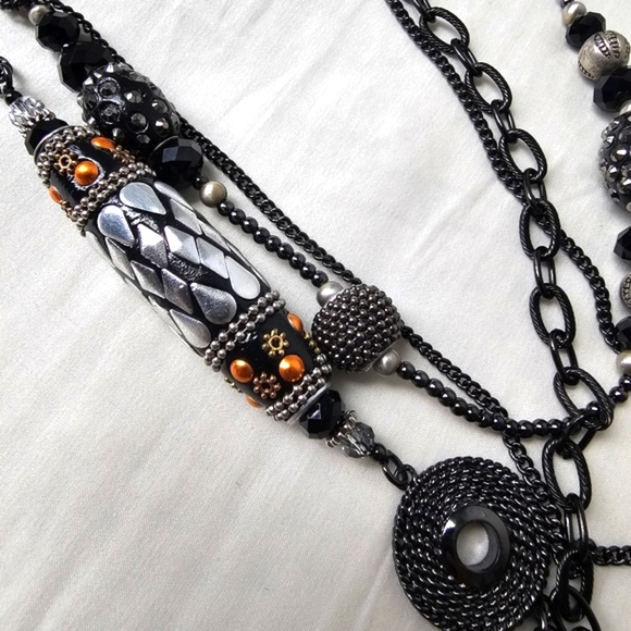 VINTAGE Fifth Avenue Collection 3 tier long vintage necklace, black and silver - Picture 2 of 3